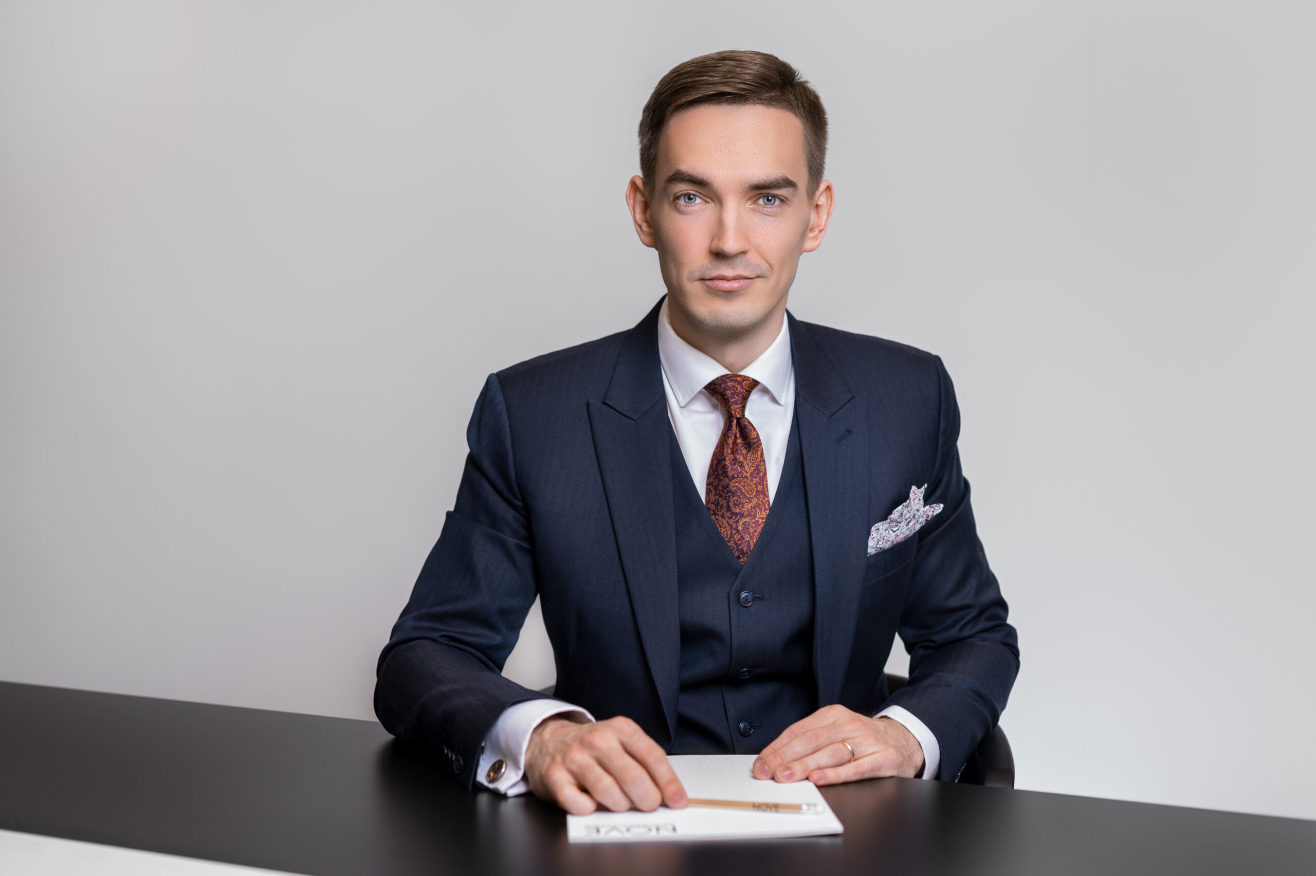 NOVE riigihankeõiguse advokaat Mart Parind esindas Eesti Teadusagentuuri (ETAG) edukalt euroraha kasutamist puudutanud kohtuvaidluses Riigi Tugiteenuste Keskuse
